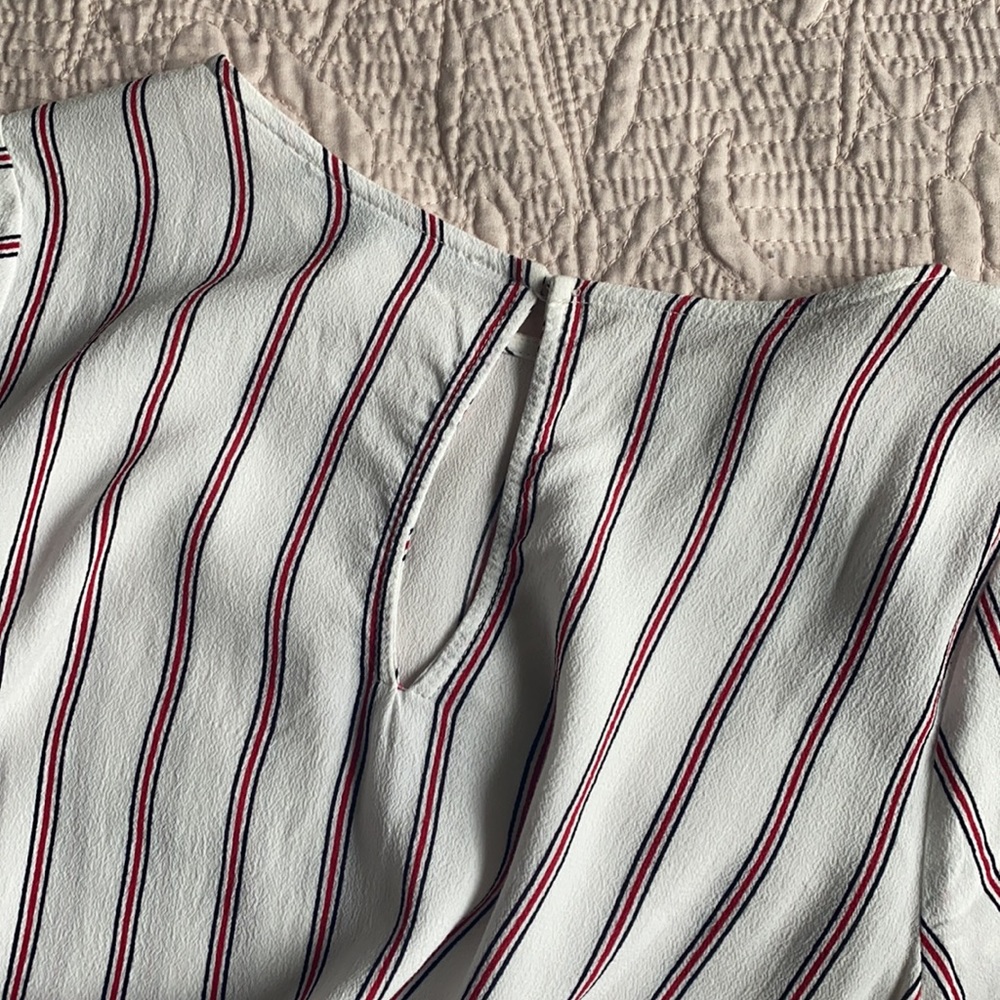 Striped Cropped Top - Picture 2 of 2